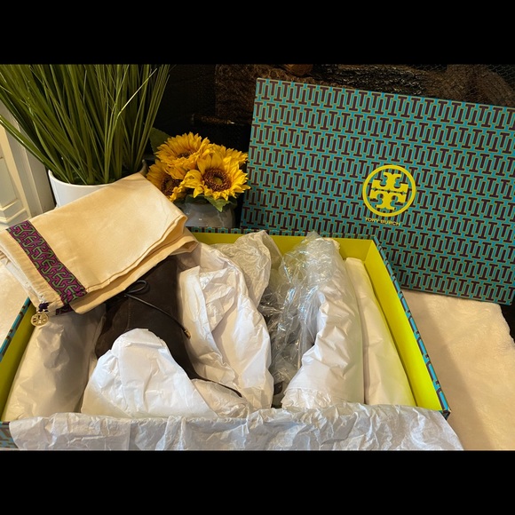 TORY BURCH LILA BOOTIES - Picture 9 of 10